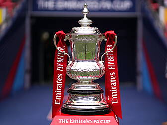 Manchester United to face Live...